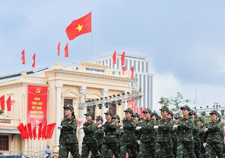Hải Phòng hợp luyện diễu hành kỷ niệm 70 năm ngày giải phóng - 2
