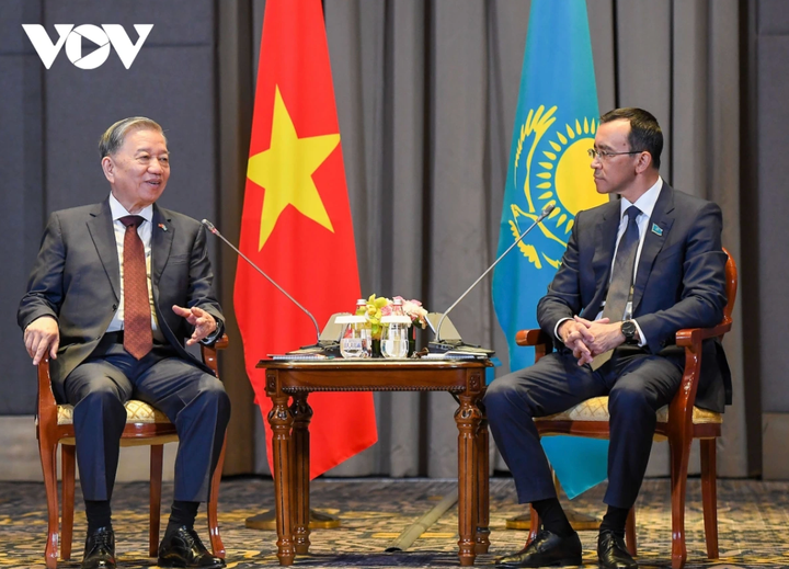 Tổng Bí thư Tô Lâm hội kiến Chủ tịch Thượng viện Kazakhstan Maulen Ashimbayev.
