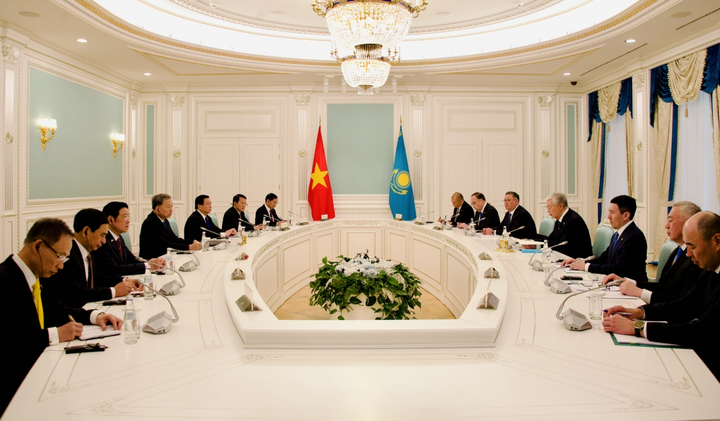 Hội đàm hẹp giữa 2 nhà lãnh đạo.