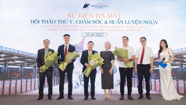 Sự kiện ra mắt Hội thảo thu hút sự quan tâm của các chuyên gia hàng đầu và nhân vật nổi tiếng trên nhiều lĩnh vực.