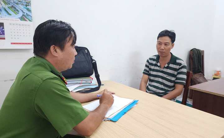 Phạm Việt Hà tại cơ quan điều tra.