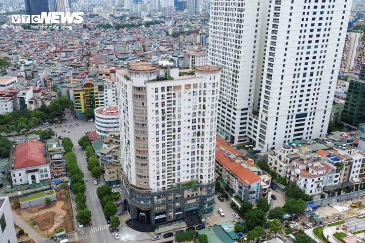 Nhiều người lo lắng bán nhà lỗ vẫn chịu thuế cao. (Ảnh: Minh Đức).