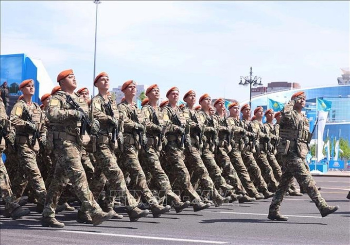 Tổng Bí thư dự Lễ duyệt binh kỷ niệm 80 năm Ngày Chiến thắng tại Kazakhstan - 5