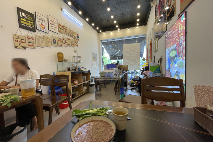 Quán của TikToker "Thế Lòng Se Điếu" vắng khách giữa nghi vấn bán "hàng fake"