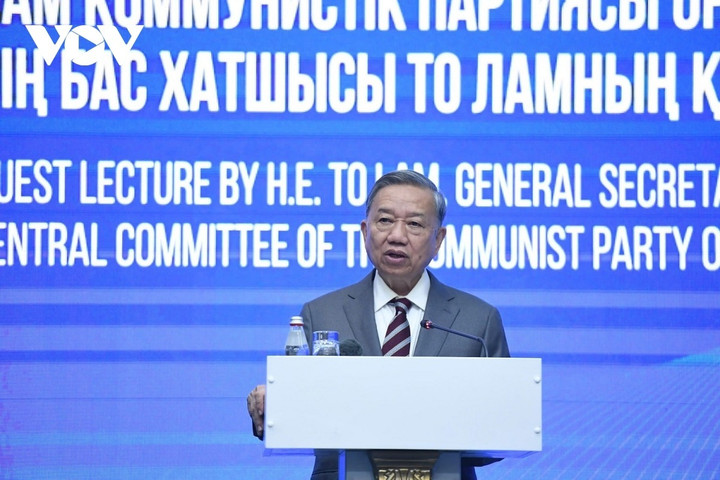 Tổng Bí thư Tô Lâm phát biểu tại Học viện Hành chính công trực thuộc Tổng thống Kazakhstan. (Ảnh: VOV)