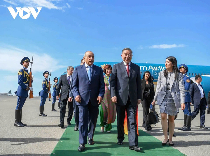 Việt Nam và Azerbaijan có quan hệ hữu nghị truyền thống. Hai nước thiết lập quan hệ ngoại giao ngày 23/9/1992.