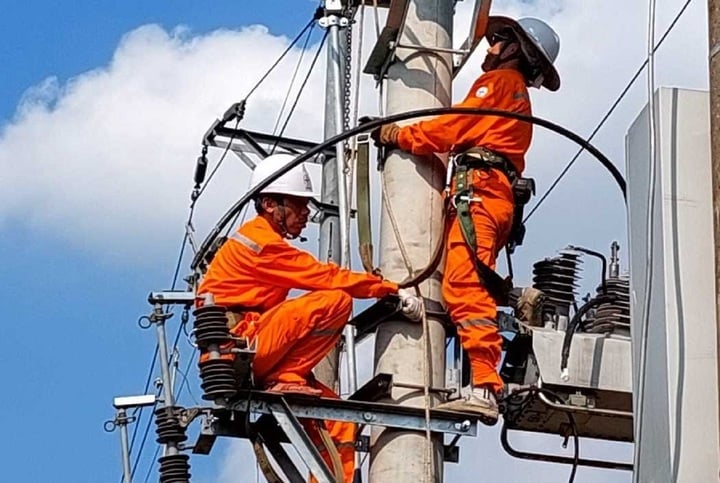 Bộ Công Thương ban hành khung giá nhập khẩu điện từ Trung Quốc cao nhất 9,3 cent/kWh. (Ảnh: EVN).