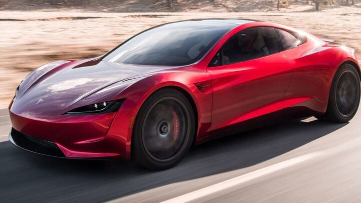 Một chiếc Tesla Roadster “cũ” được rao bán với giá khó tin 1,5 triệu USD.