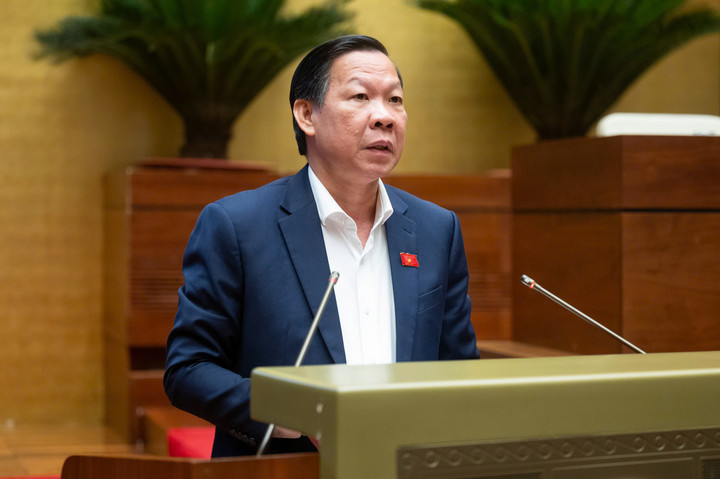 Chủ nhiệm Ủy ban Kinh tế và Tài chính của Quốc hội Phan Văn Mãi phát biểu sáng nay. (Ảnh: Quochoi.vn)