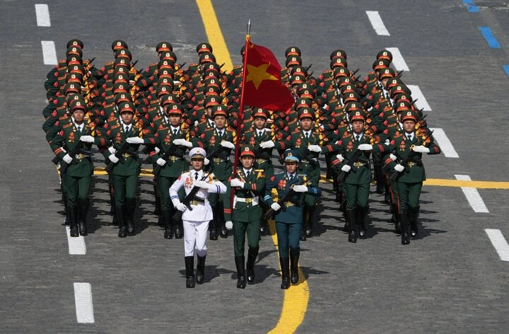 Khối Quân đội Nhân nhân Việt Nam tham gia duyệt binh.