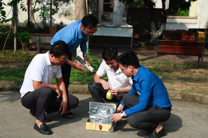 Các giảng viên tham gia hoạt động tại sự kiện. (Nguồn ảnh: Schneider Electric).