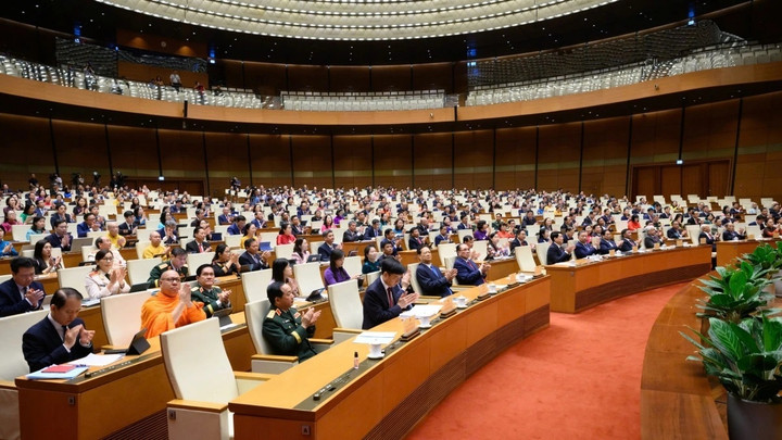 ĐBQH đề nghị xăng dầu không phải là đối tượng áp dụng thuế Ttiêu thụ đặc biệt, điều hòa nhiệt độ từ trên 24.000 BTU mới phải chịu thuế tiêu thụ đặc biệt.