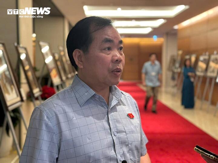 Đại biểu Nguyễn Quang Huân.