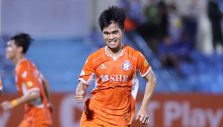 Đình Duy ghi bàn cho Đà Nẵng.
