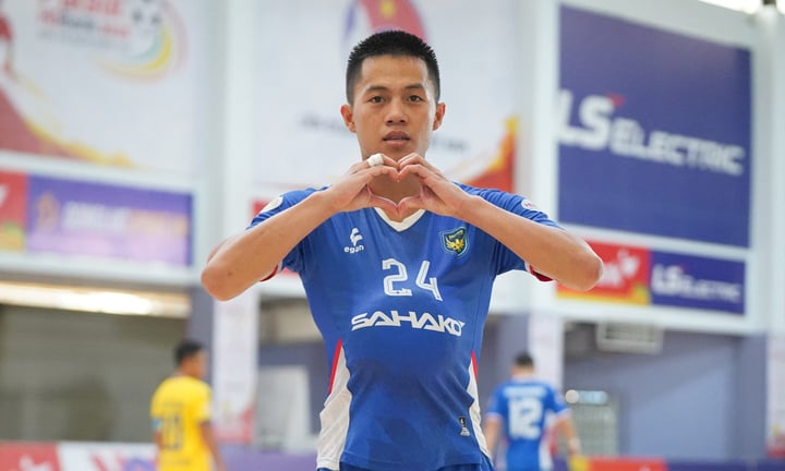 Huỳnh Mi Woen ghi bàn giúp Sahako thắng 3-2.