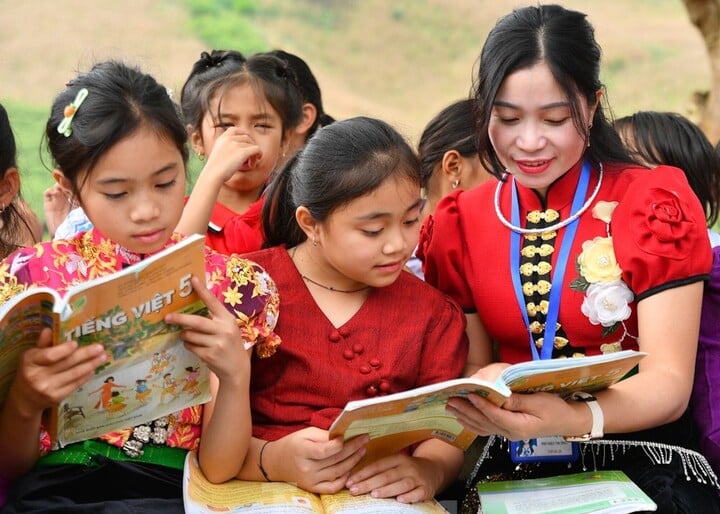 3 năm vẫn không tuyển đủ 65.000 giáo viên, Thủ tướng chỉ đạo khẩn. (Ảnh minh hoạ)