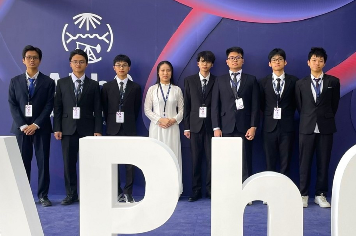 Đội tuyển Việt Nam dự thi Olympic Vật lý châu Á năm 2025. (Ảnh: Bộ GD&ĐT)