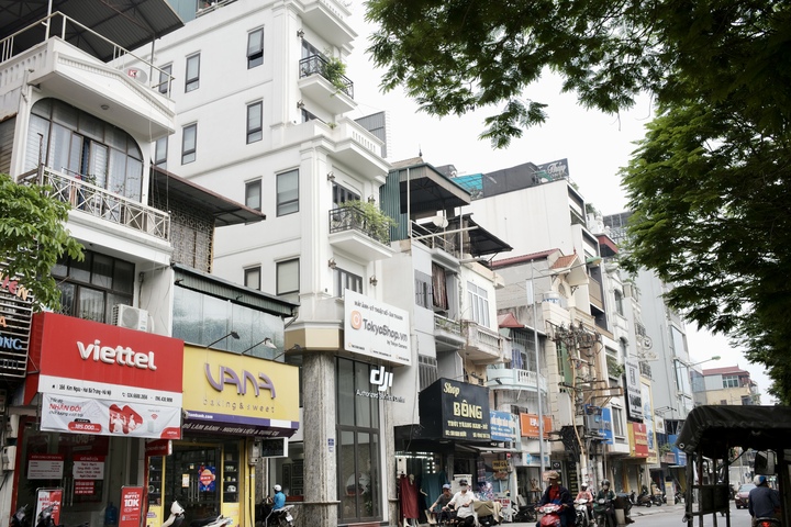 Nhà mặt phố trung tâm Hà Nội "nóng" trở lại, siêu đắt đỏ vẫn hút khách mua