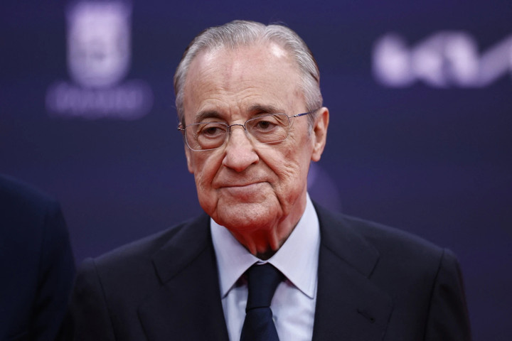 Florentino Perez nhận nhiều chỉ trích về cách mua sắm của Real.