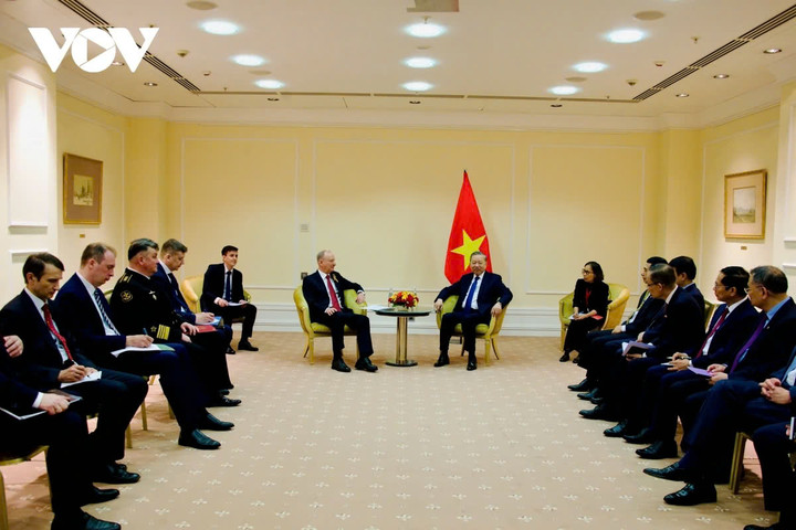 Sáng 11/5, Tổng Bí thư Tô Lâm đã có cuộc tiếp một số doanh nghiệp tiêu biểu tại Nga gồm: Công ty Cổ phần Zarubezhnef, Công ty Cổ phần đại chúng AFK Sistema, Công ty Positive Technology và tiếp Chủ tịch Hội đồng biển, nguyên Thư ký Hội đồng An ninh Liên bang Nga Nikolai Patrushev.