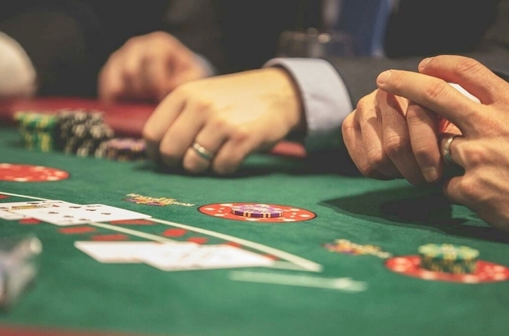 Điều trị tâm thần sau chuỗi ngày lao vào cờ bạc online