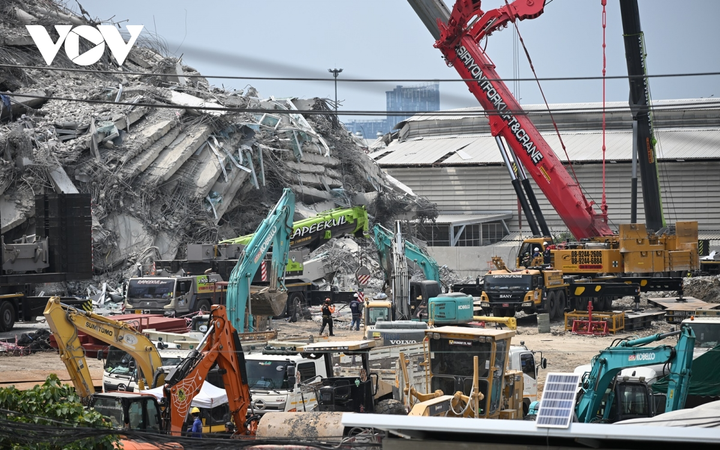 Hiện trường vụ sập nhà Thái Lan. Ảnh: VOV.