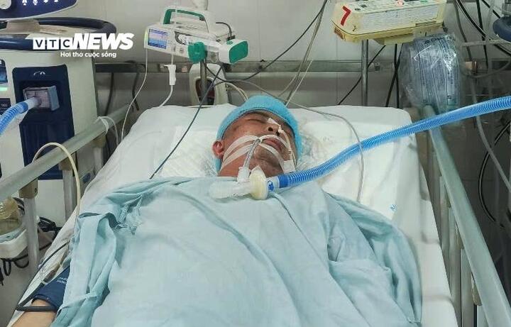 Bác sĩ đánh giá khả năng sống của anh Quyền rất mong manh.