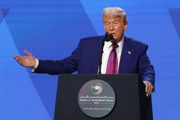 Ông Trump tại diễn đàn đầu tư.
