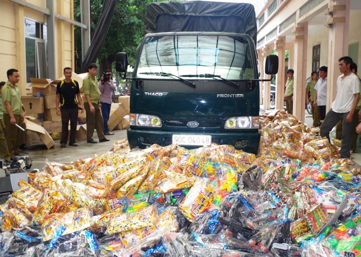 Thủ tướng: Lập tổ công tác đặc biệt, mở đợt tấn công cao điểm truy quét hàng giả