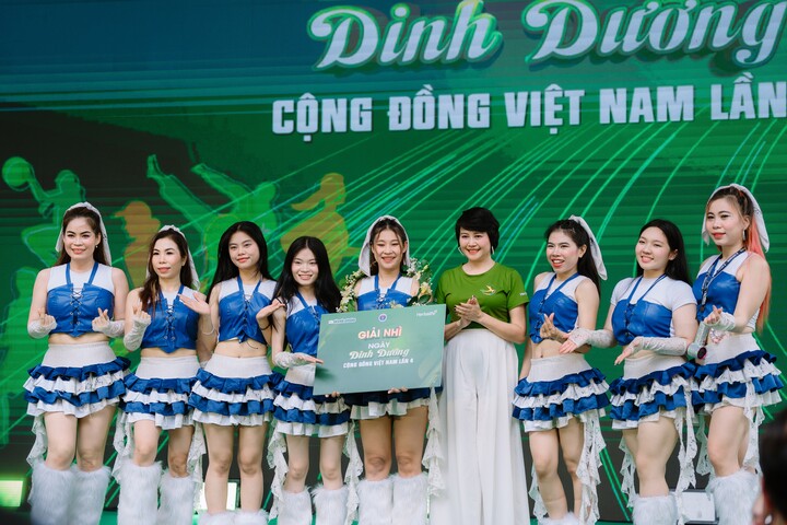 Sự kiện năm nay còn nổi bật với cuộc thi kiến thức dinh dưỡng và vận động nhóm, với sự tranh tài của 20 đội thi xuất sắc được tuyển chọn từ hơn 100 đội đăng ký.