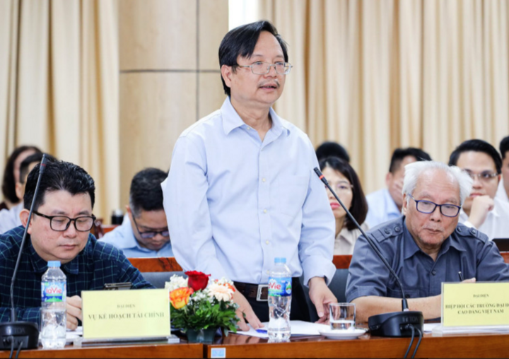 Mr. Vu Hoang Linh, Chairman of the Board of the University of Science.