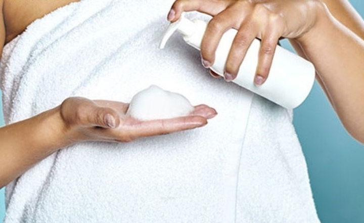 Danh sách dung dịch vệ sinh phụ nữ và tinh dầu dưỡng tóc bị thu hồi