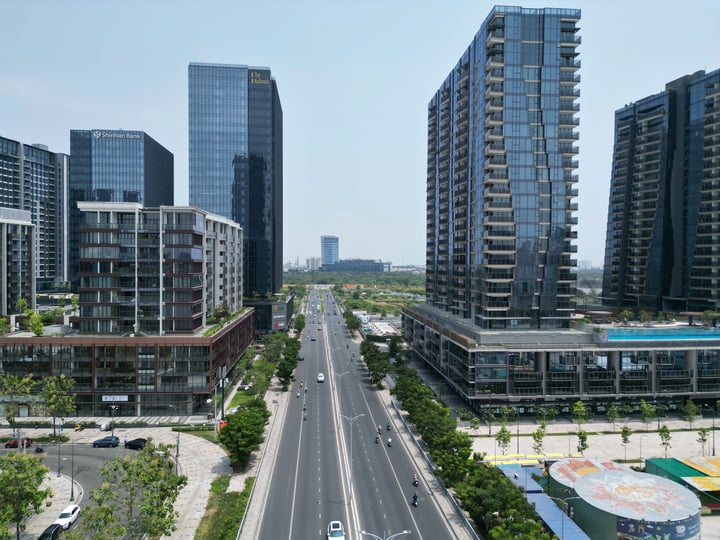新しいホーチミン市の主な成長の原動力と可能性は依然としてサービスであり、その分野では既存のホーチミン市エリアが傑出した強みを持っています。 (写真:ルオン・Y)