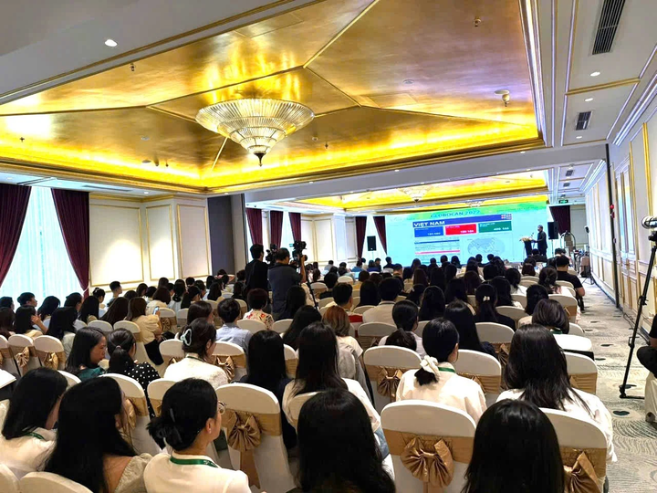 Hội thảo thu hút hơn 500 cán bộ y tế tham dự.