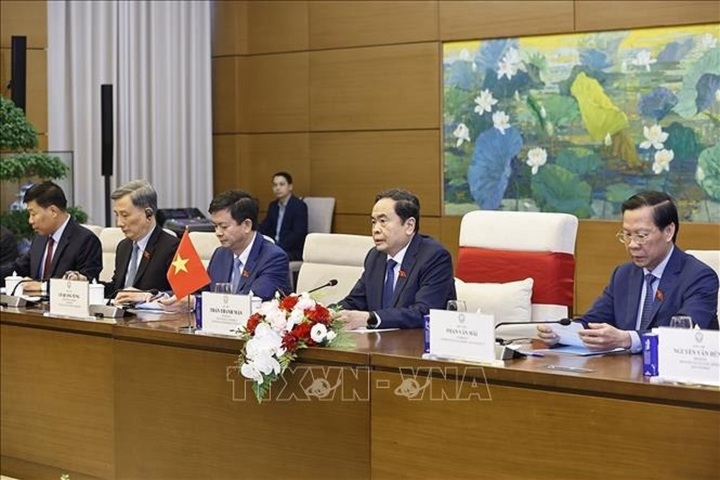 Chủ tịch Quốc hội Trần Thanh Mẫn và thành viên đoàn Việt Nam tại cuộc hội kiến Thủ tướng Thái Lan Paetongtarn Shinawatra. (Ảnh: Doãn Tấn/TTXVN)