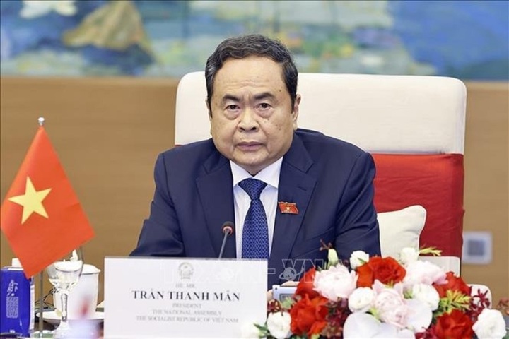 Chủ tịch Quốc hội Trần Thanh Mẫn phát biểu tại cuộc hội kiến Thủ tướng Thái Lan Paetongtarn Shinawatra. (Ảnh: Doãn Tấn/TTXVN)