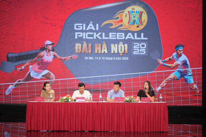 Giải Pickleball Đài Hà Nội 2025 có quỹ tiền thưởng lên đến gần 200 triệu đồng cho 7 nội dung cả chuyên nghiệp và phong trào.