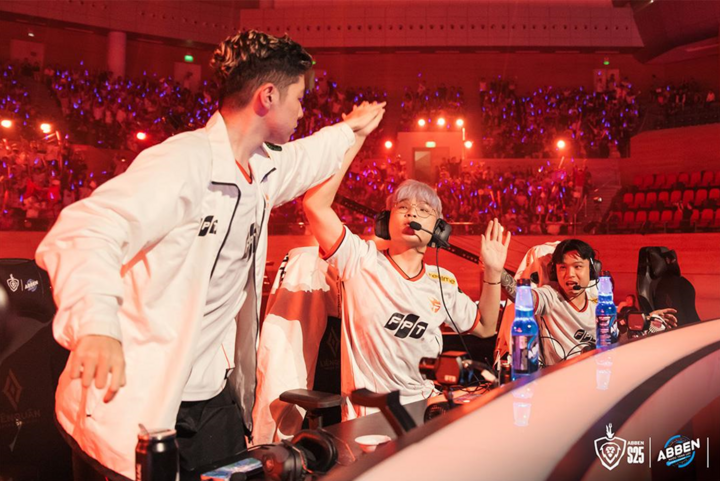 FPT x Flash thi đấu tại Chung kết tổng ĐTDV Mùa xuân 2025 (Ảnh: Garena).