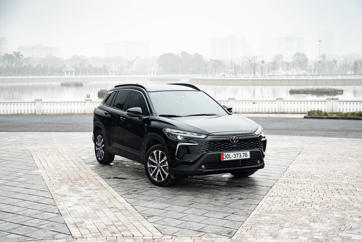 Khách hàng Thùy Linh sở hữu Corolla Cross bởi những ấn tượng mạnh mẽ ban đầu.