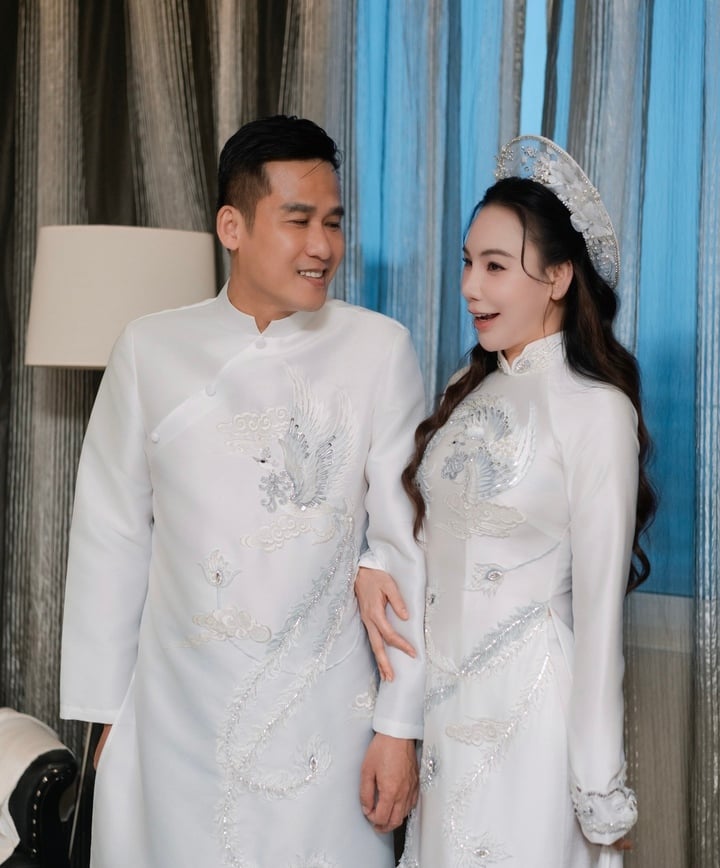 Trước đó, Hồ Quỳnh Hương tâm sự đã có 5 năm đồng hành cùng ông xã. Nữ ca sĩ cho biết cả 2 đồng điệu về tâm hồn khi có cùng lối sống thanh tịnh, ăn chay trường.