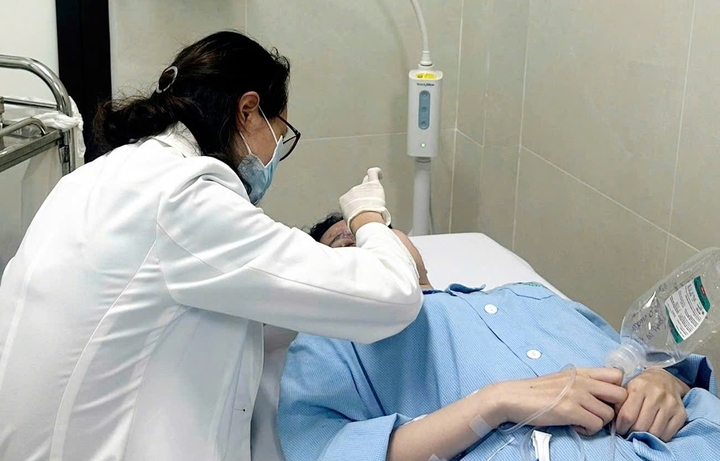 "Giải cứu’ những gương mặt biến dạng sau làm đẹp ở spa