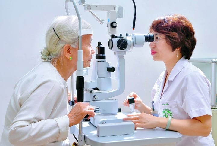 Miễn viện phí toàn dân là mục tiêu chiến lược trong bảo đảm an sinh xã hội.