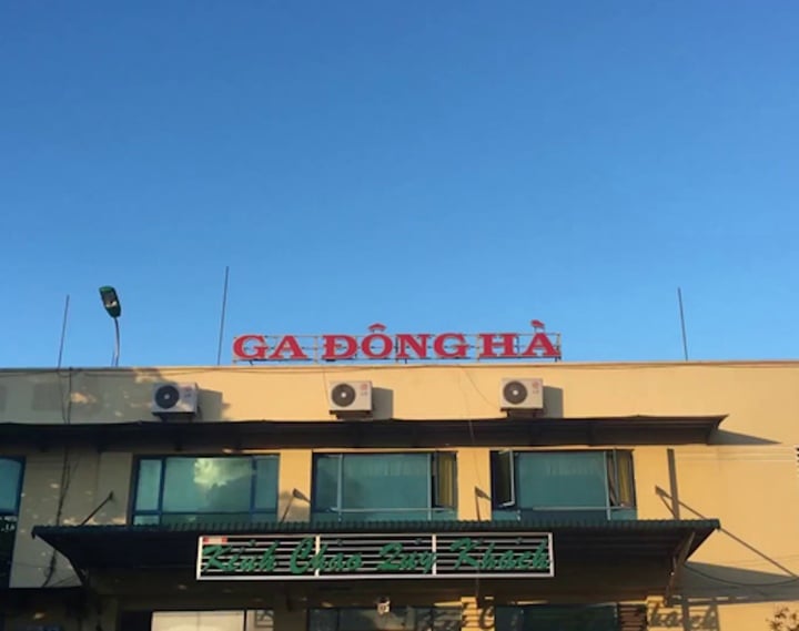 Công ty đường sắt xây dựng phương án tổ chức chạy đôi tàu tuyến Đồng Hới - Đông Hà để phục vụ cán bộ, công chức đi làm sau khi sáp nhập tỉnh.