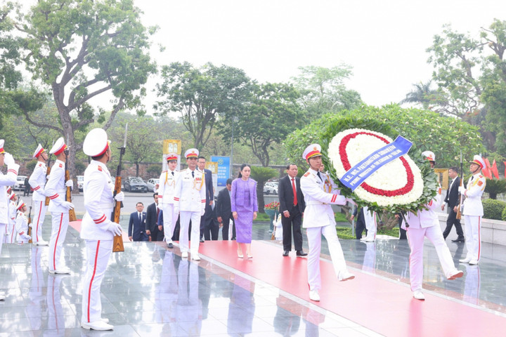 Cùng đi với Thủ tướng Thái Lan Paetongtarn Shinawatra có Bộ trưởng Bộ Văn hóa, Thể thao và Du lịch Nguyễn Văn Hùng.