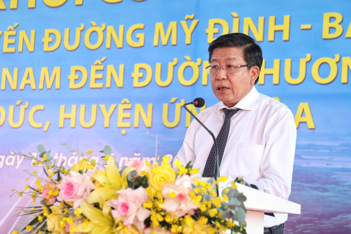 Phó Chủ tịch UBND thành phố Hà Nội Dương Đức Tuấn phát biểu tại lễ khởi công.