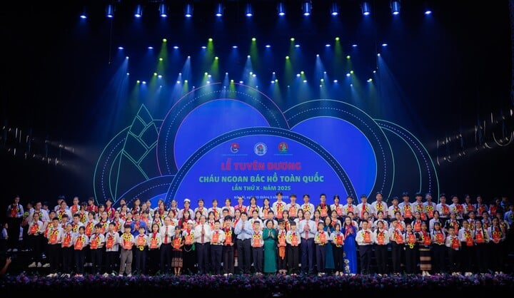 Diễn ra 5 năm một lần, Đại hội Cháu ngoan Bác Hồ toàn quốc là ngày hội lớn của thiếu nhi Việt Nam, nhằm biểu dương những gương thiếu nhi có thành tích xuất sắc tiêu biểu trong học tập, rèn luyện, thi đua thực hiện tốt 5 điều Bác Hồ dạy. Trong lần tổ chức thứ 10, đại hội có 500 đại biểu - đại diện cho gần 16 triệu thiếu niên, nhi đồng cả nước – tham dự.