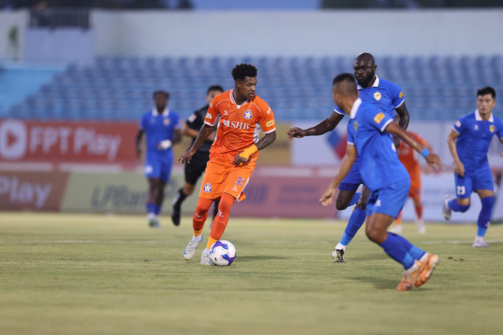 Trực tiếp bóng đá SHB.Đà Nẵng 1-0 Quảng Nam: Văn Long tỏa sáng