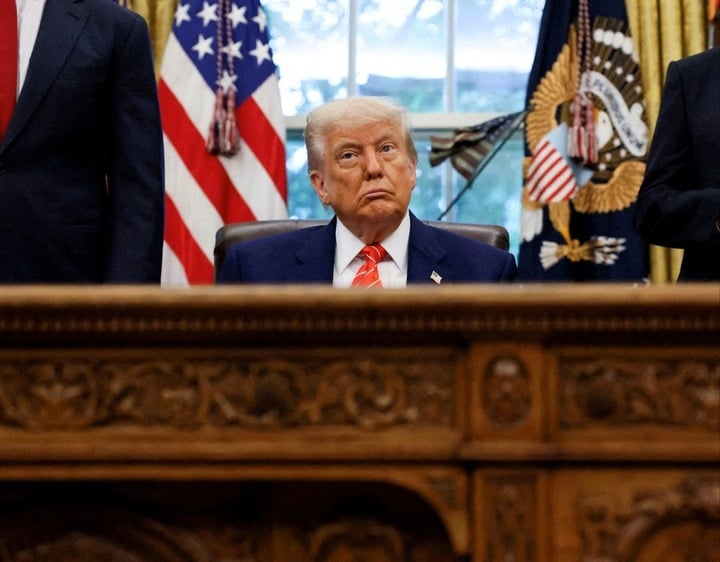 Tổng thống Mỹ Donald Trump dọa sẽ tiếp tục trừng phạt Nga (Ảnh: Reuters)
