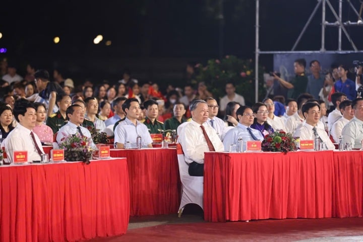 Tổng Bí thư Tô Lâm và Lãnh đạo Đảng, Nhà nước dự chương trình Nghệ thuật "Người là Hồ Chí Minh".