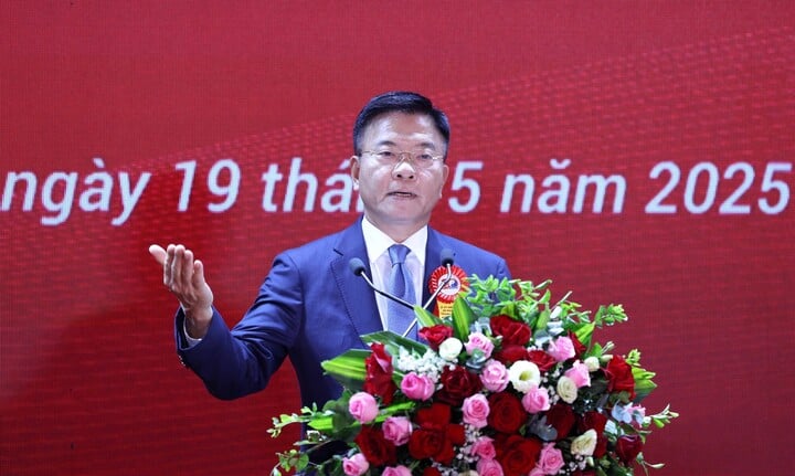 ឧបនាយករដ្ឋមន្ត្រី Le Thanh Long ថ្លែងនៅព្រឹកនេះ។